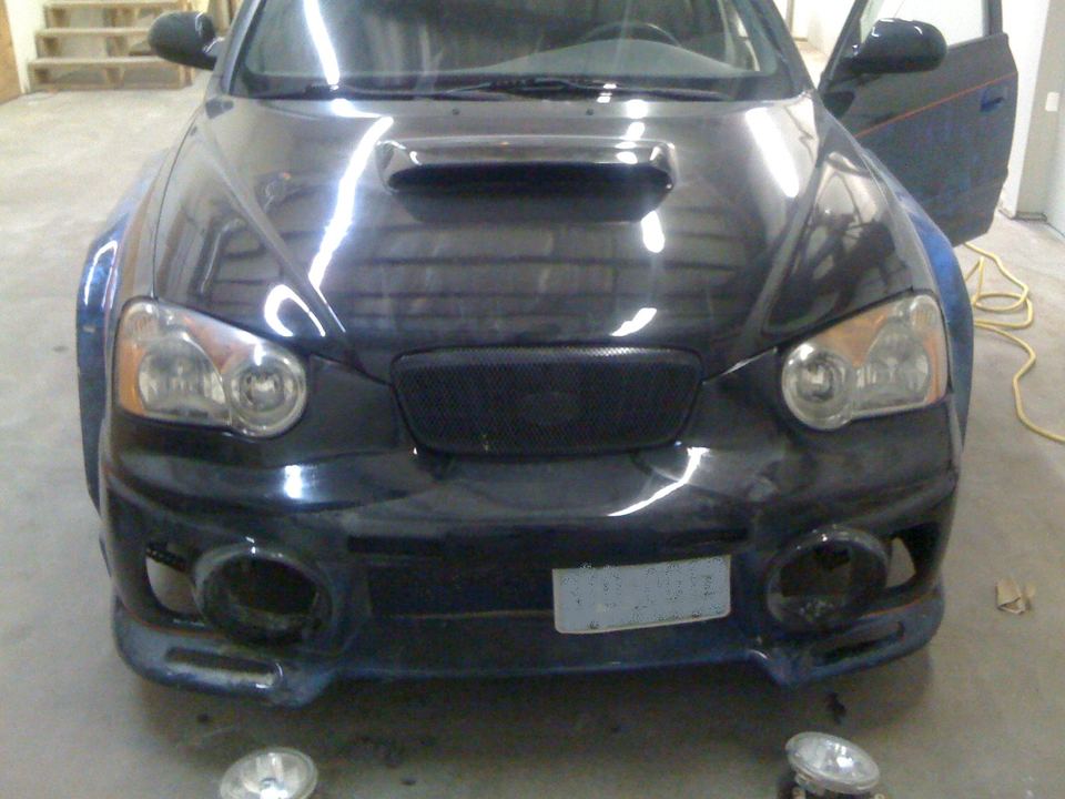 Hyundai Elantra front end finished with a hood scoop